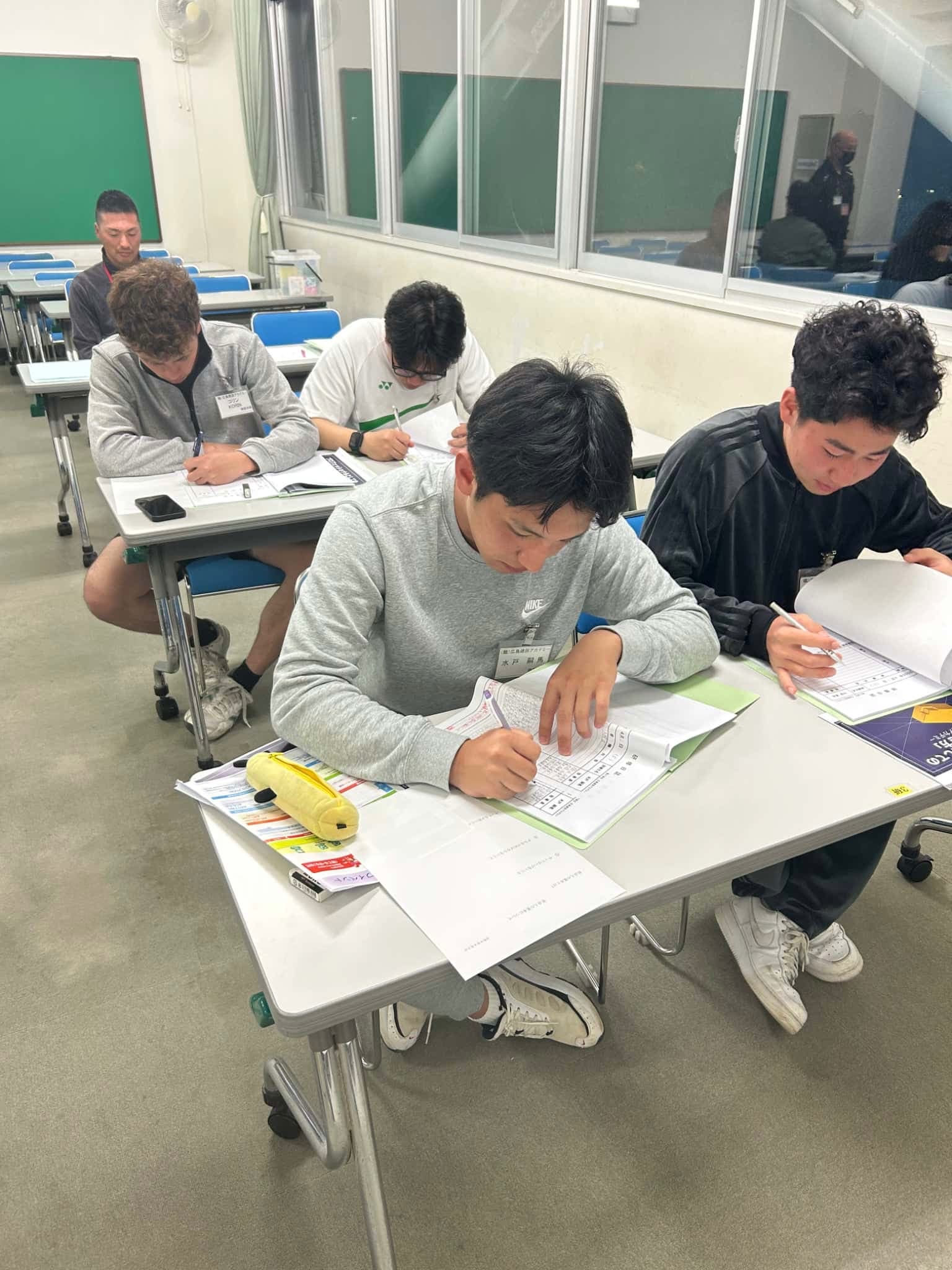 夜学習 | 江田島宿泊研修に参加しました|2026年度 新入社員研修レポート|株式会社原田組 | お知らせ | 株式会社原田組